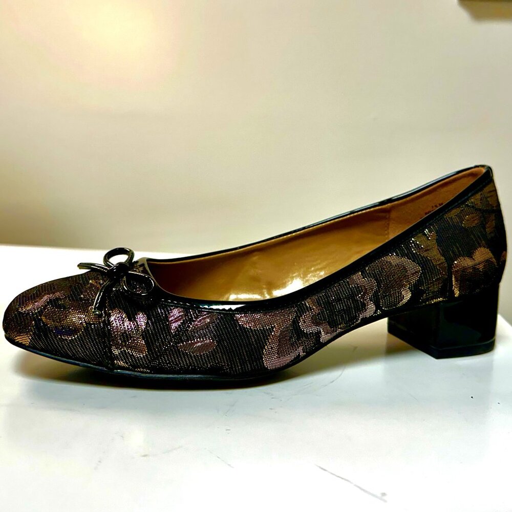 Bandolino Black / Metallic Brocade Print Dress Shoe US 7.5M